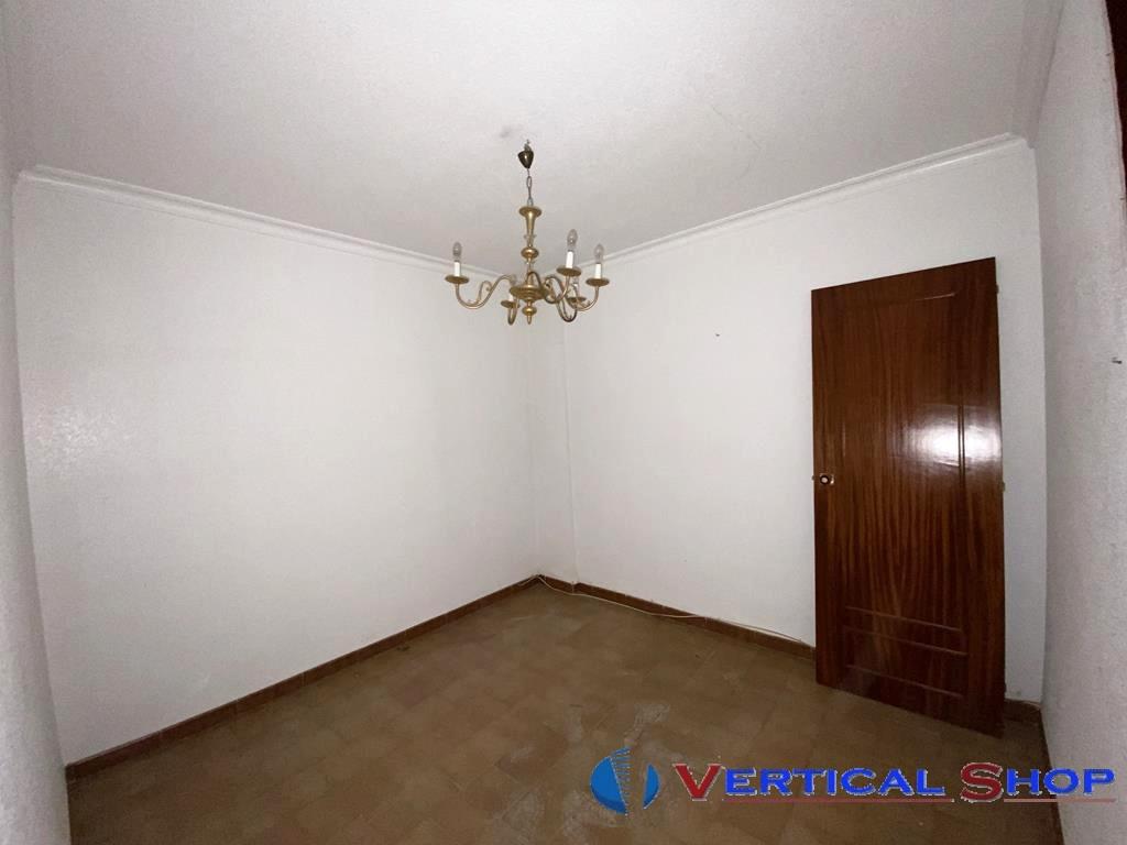 For sale of house in Caudete