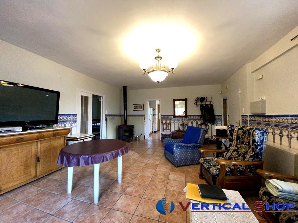 For sale of chalet in Caudete