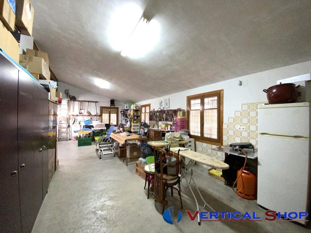 For sale of chalet in Caudete