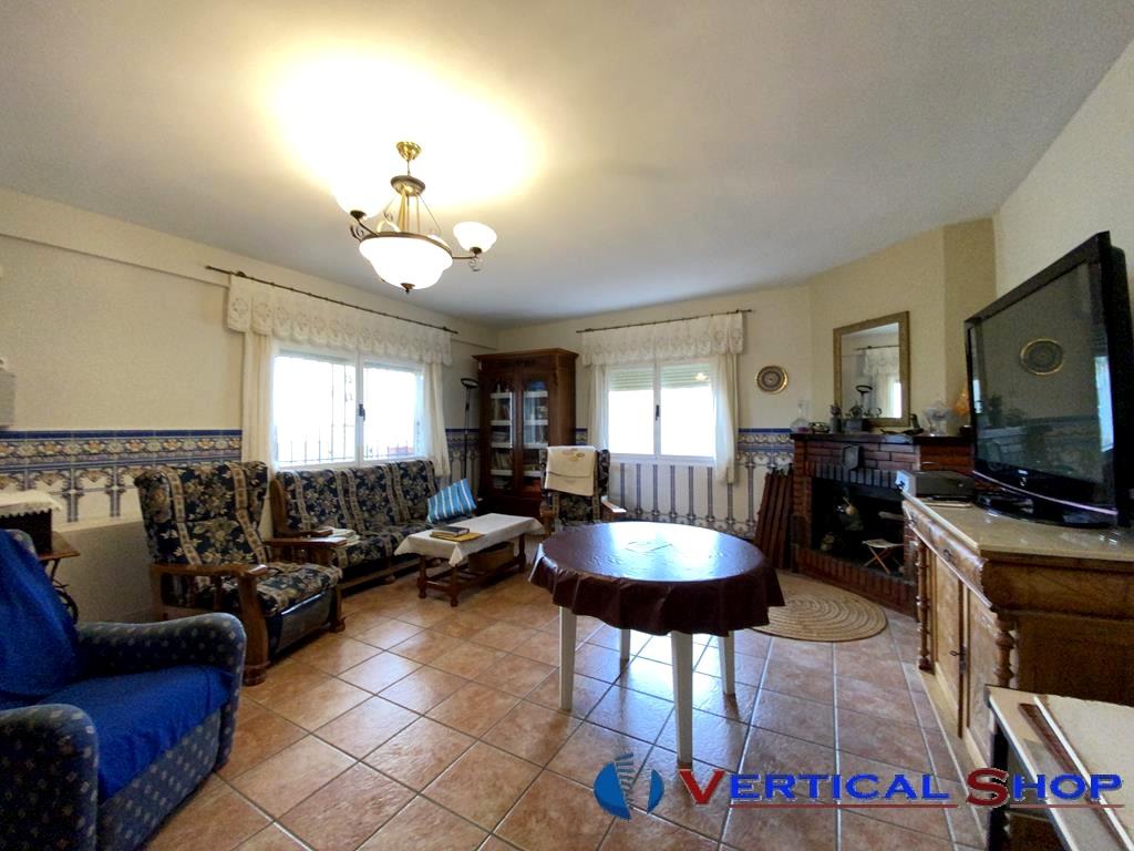 For sale of chalet in Caudete