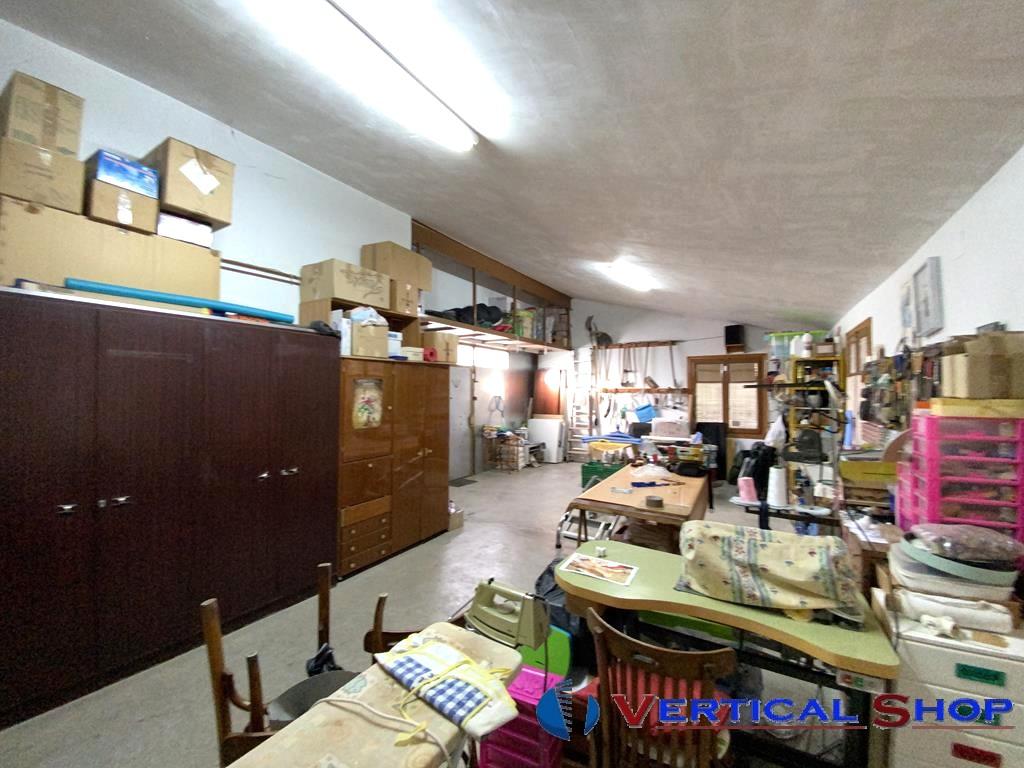 For sale of chalet in Caudete