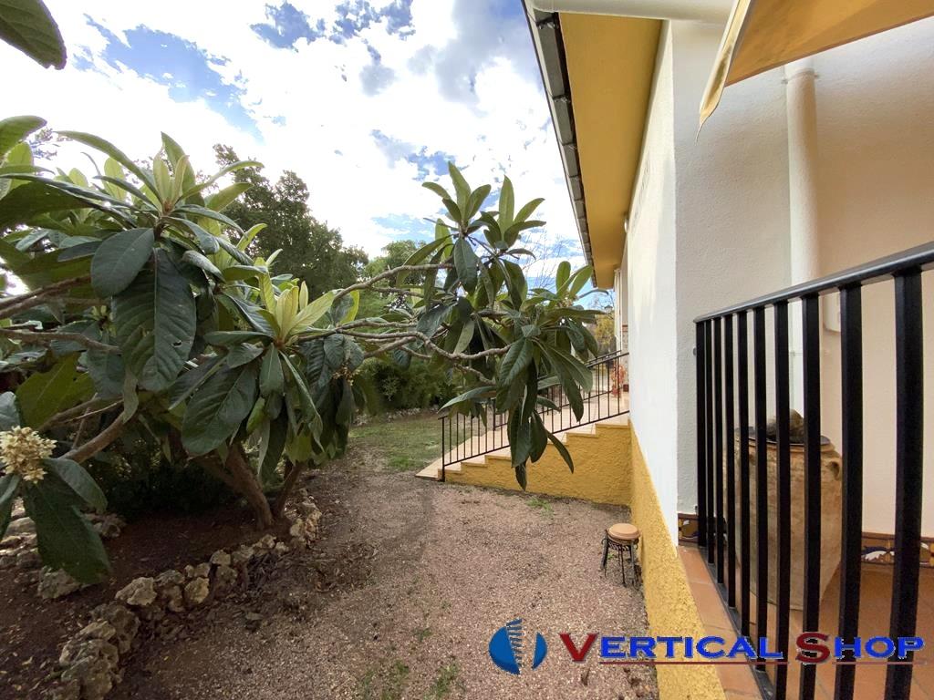 For sale of chalet in Caudete