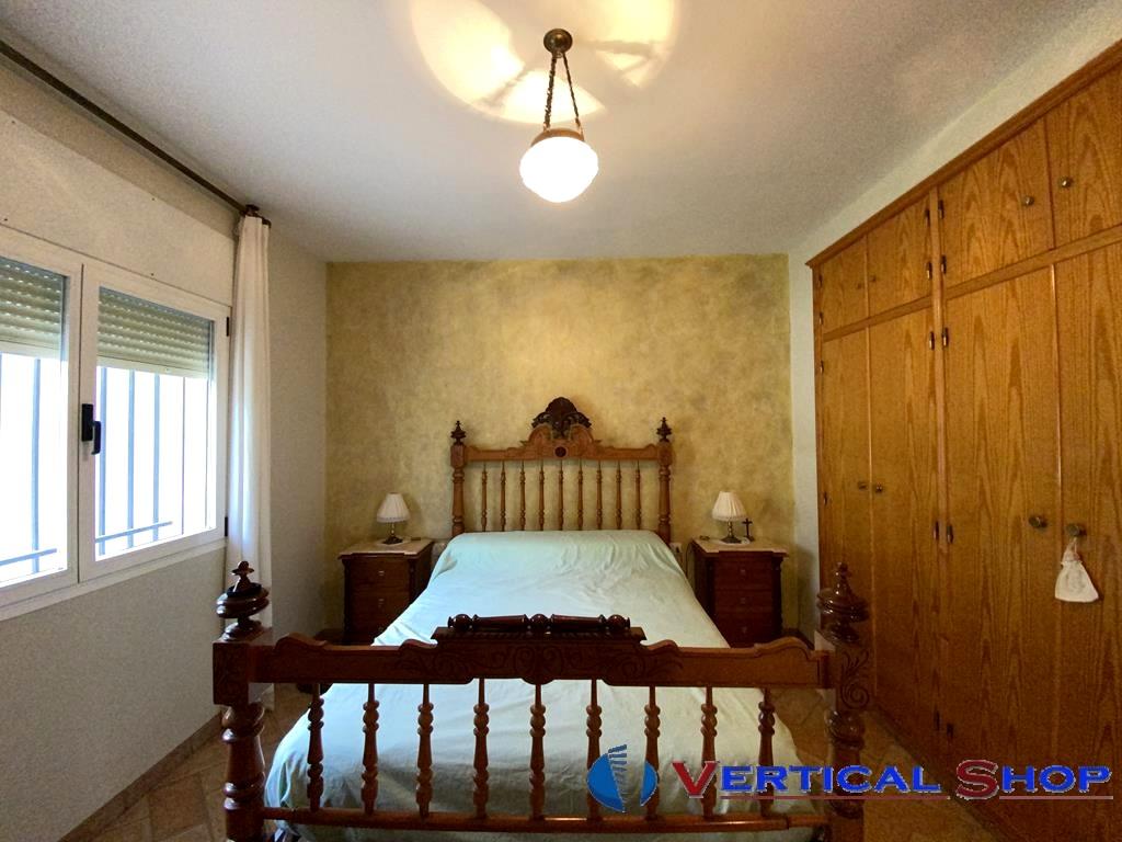 For sale of chalet in Caudete