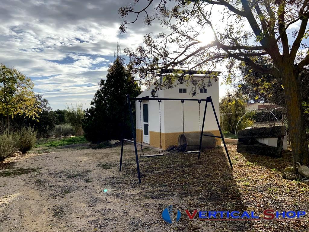 For sale of chalet in Caudete