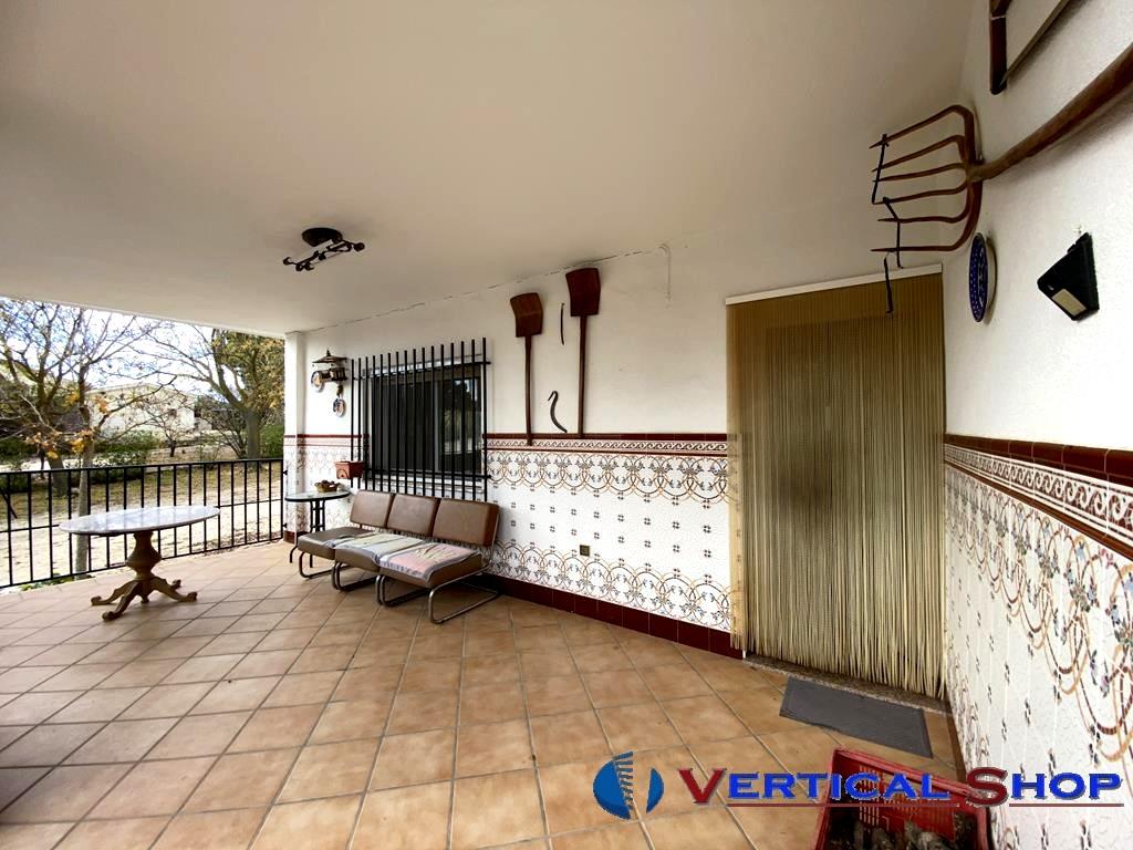 For sale of chalet in Caudete