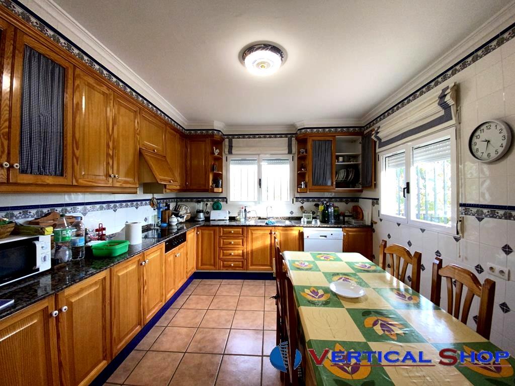 For sale of chalet in Caudete