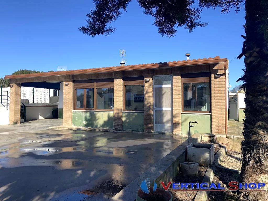 For sale of chalet in Villena