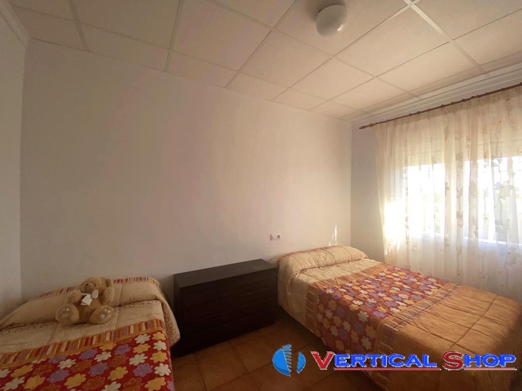 For sale of chalet in Caudete