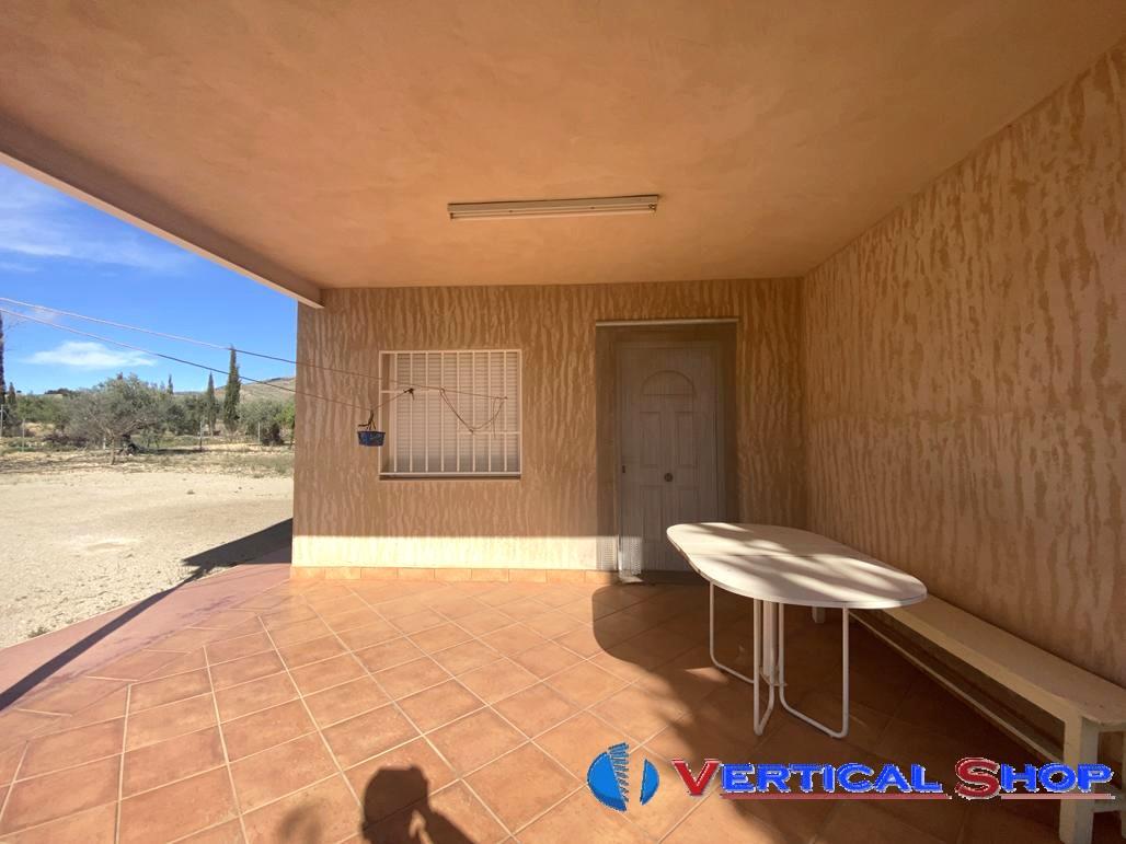 For sale of chalet in Caudete