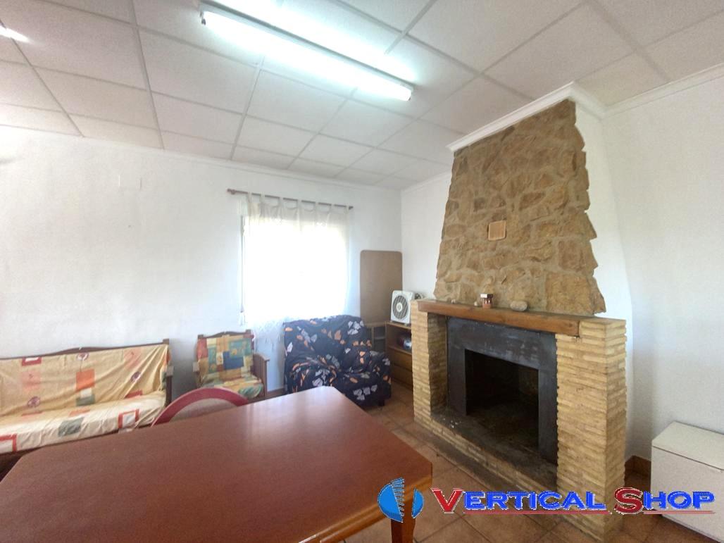 For sale of chalet in Caudete