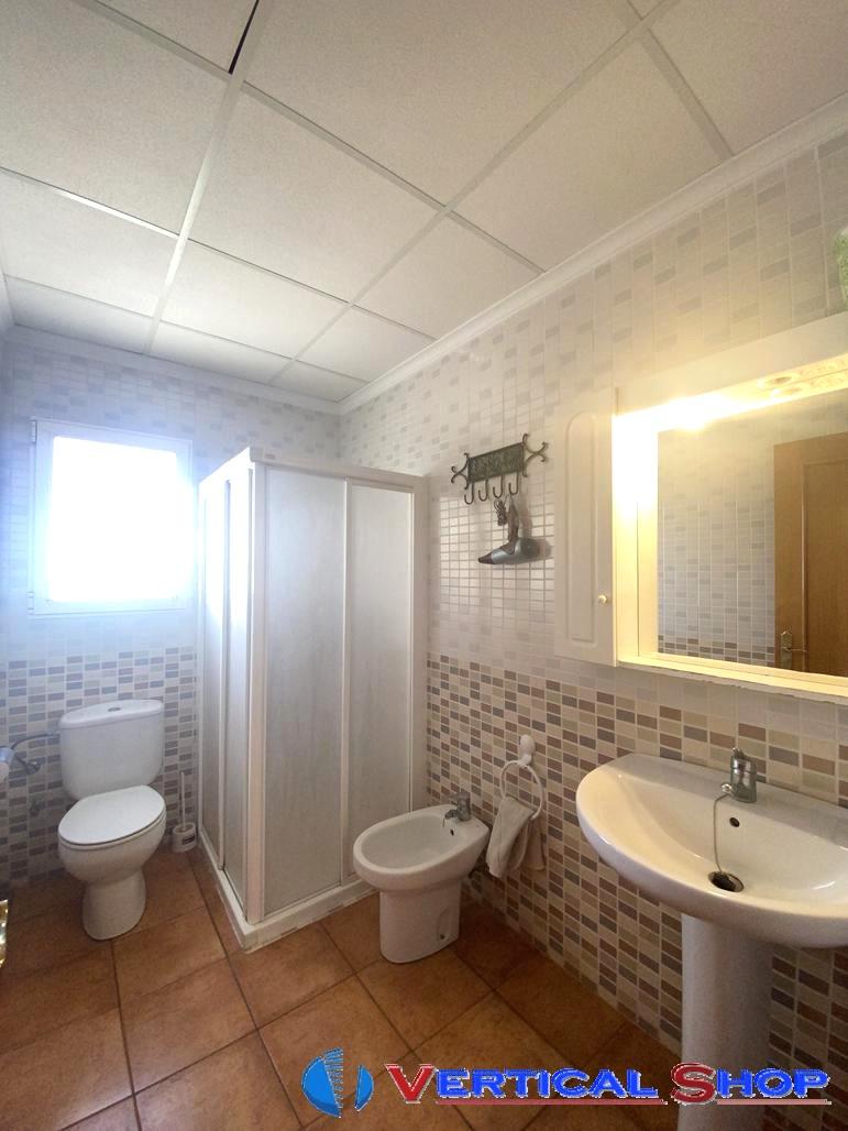For sale of chalet in Caudete
