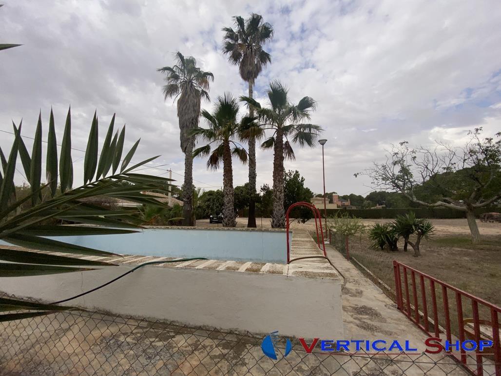 For sale of chalet in Caudete