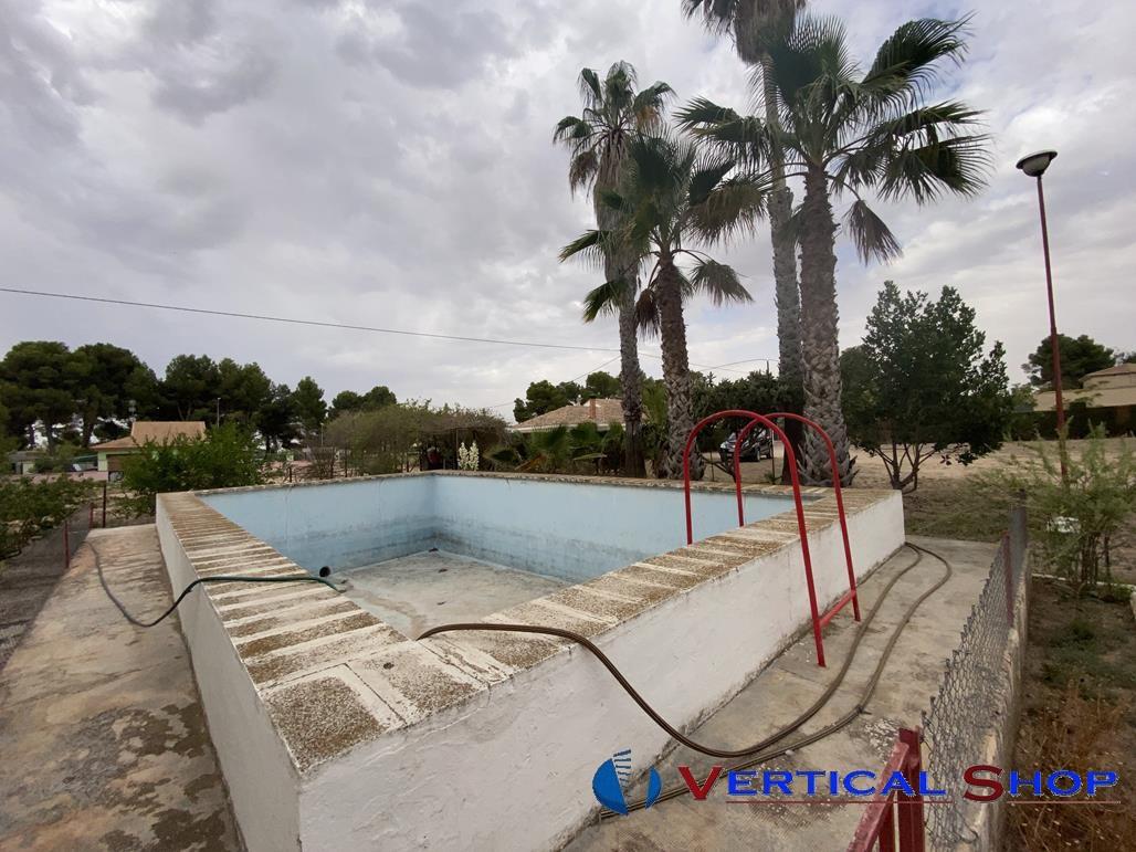 For sale of chalet in Caudete