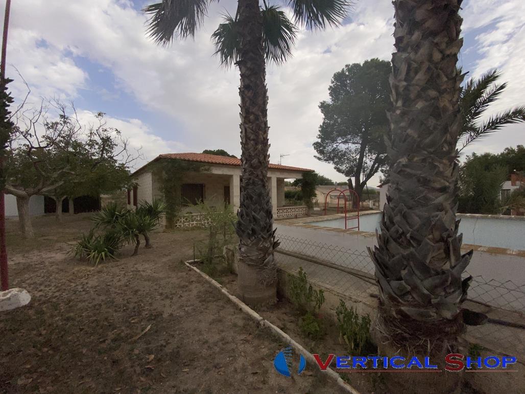 For sale of chalet in Caudete