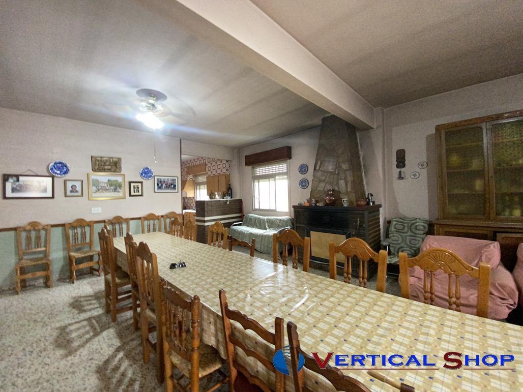 For sale of chalet in Caudete