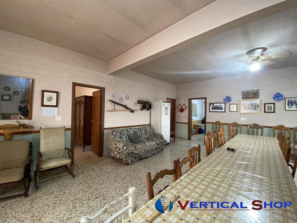 For sale of chalet in Caudete