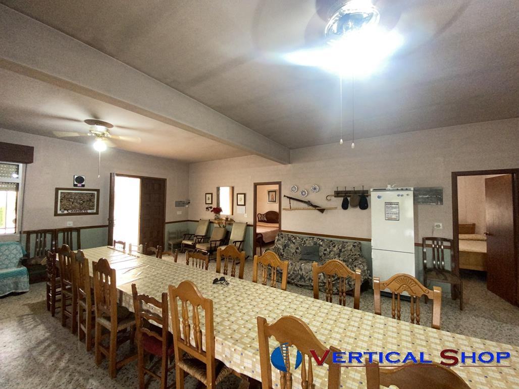 For sale of chalet in Caudete
