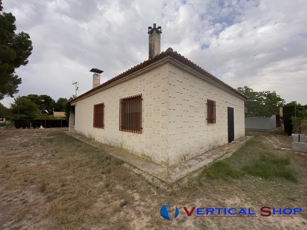 For sale of chalet in Caudete