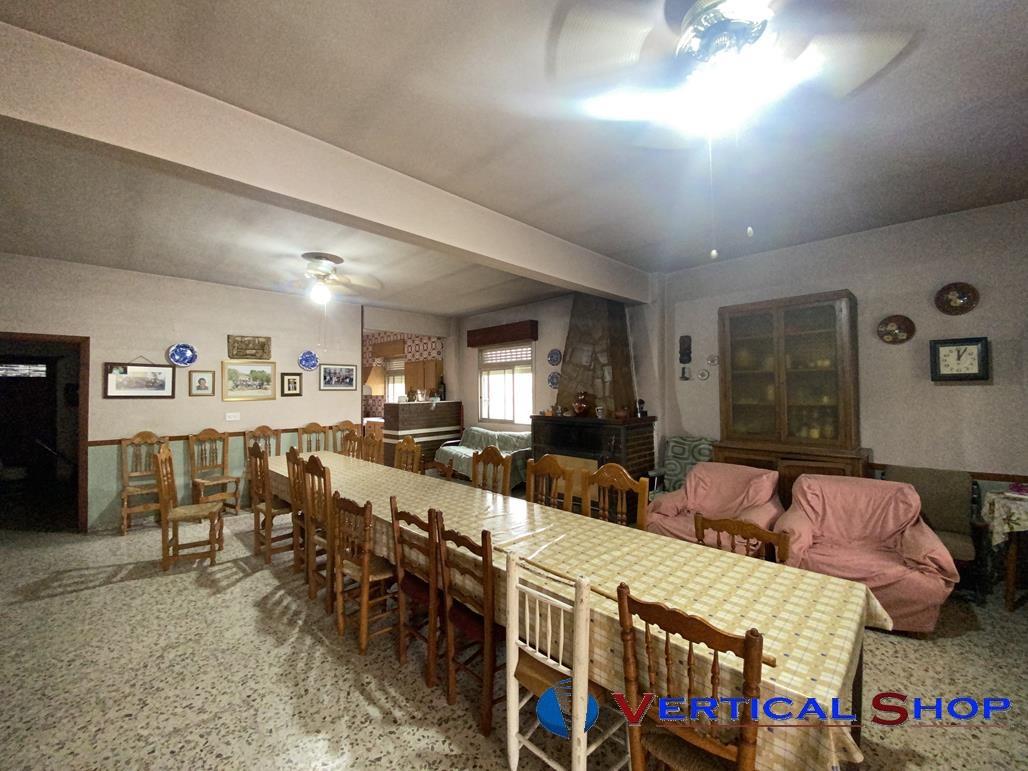 For sale of chalet in Caudete
