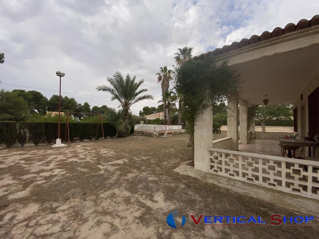 For sale of chalet in Caudete