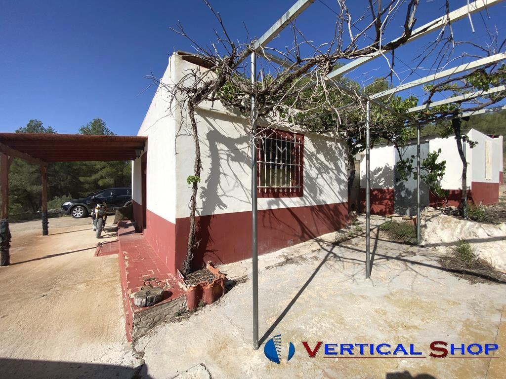 For sale of chalet in Villena