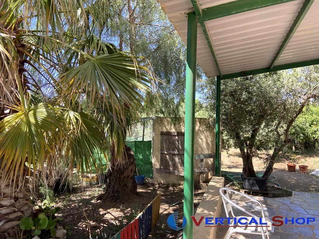 For sale of chalet in Caudete
