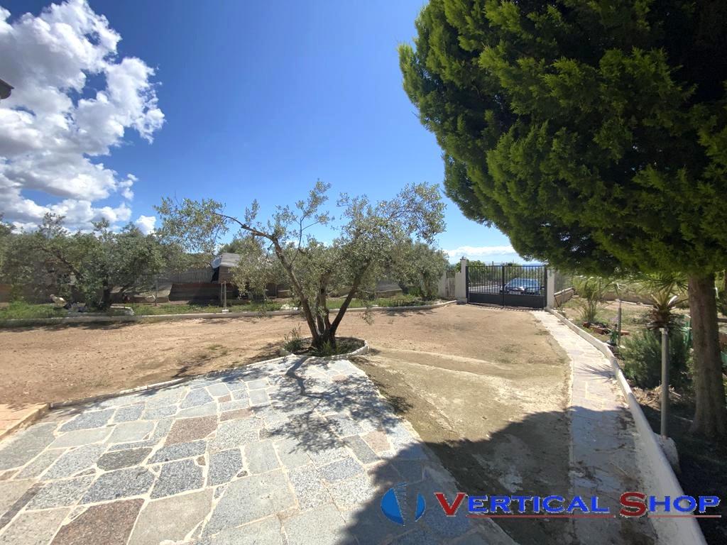 For sale of chalet in Caudete