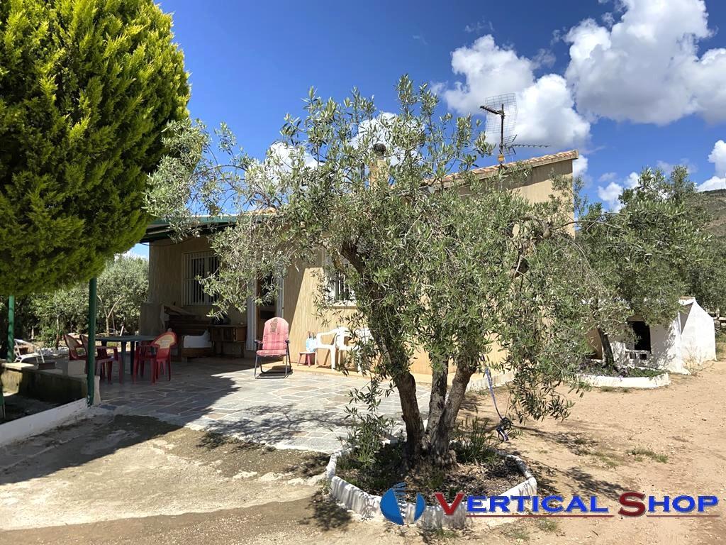 For sale of chalet in Caudete