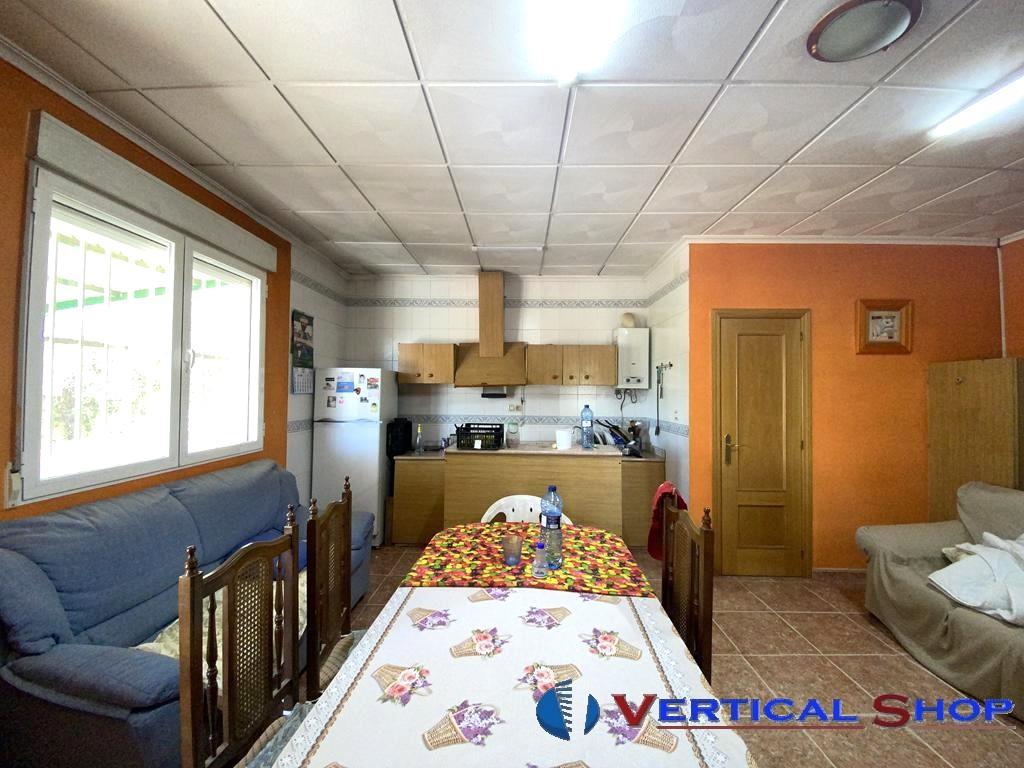For sale of chalet in Caudete