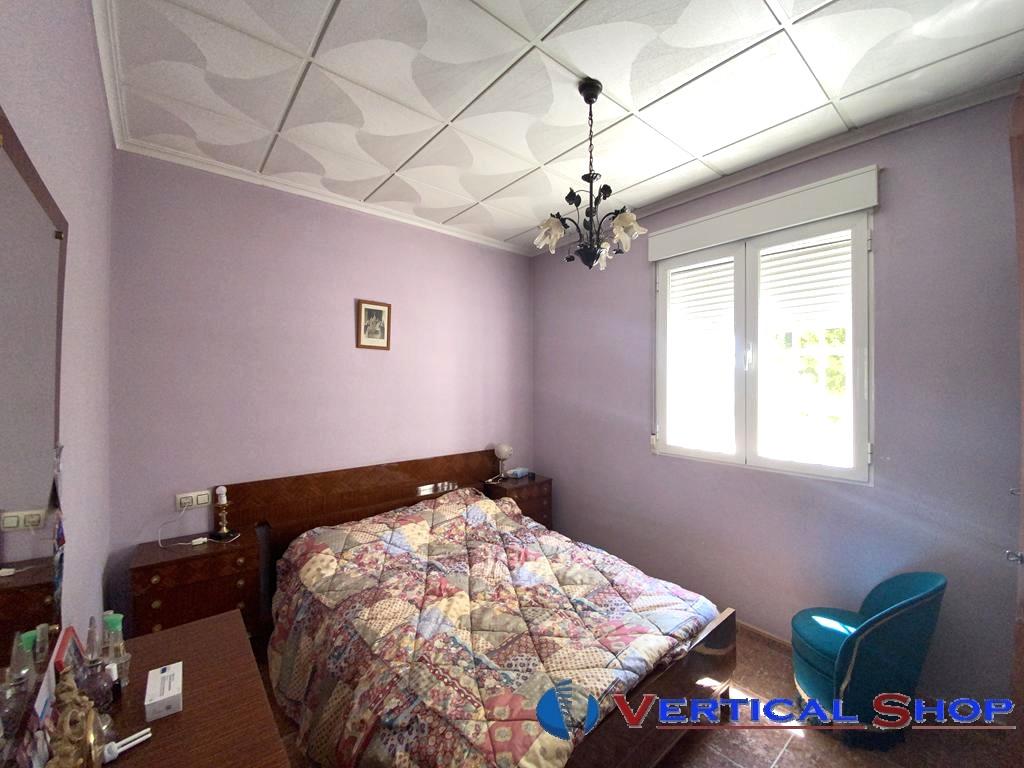 For sale of chalet in Caudete
