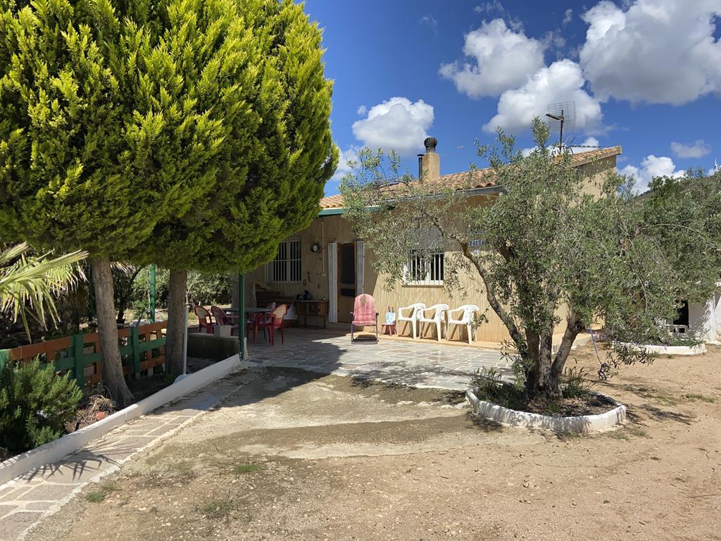 For sale of chalet in Caudete