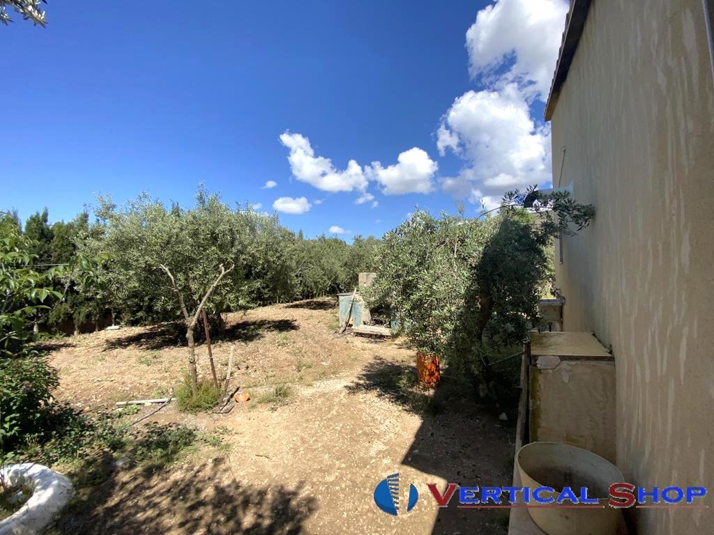 For sale of chalet in Caudete