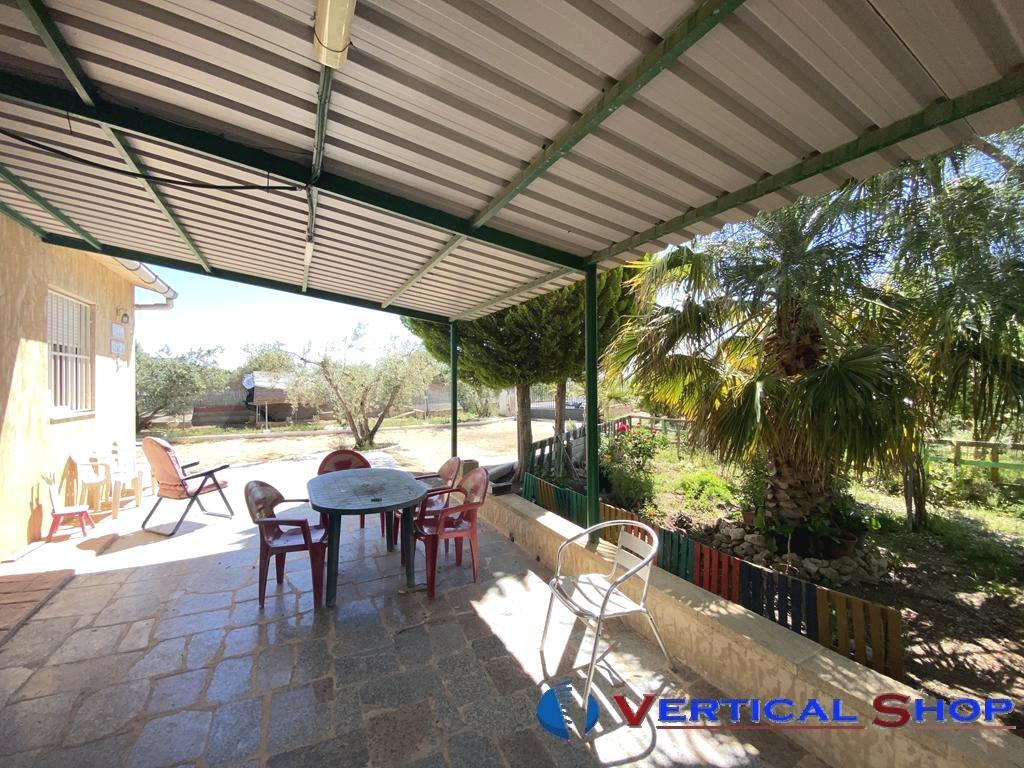 For sale of chalet in Caudete