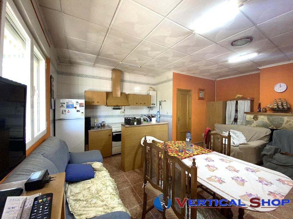For sale of chalet in Caudete