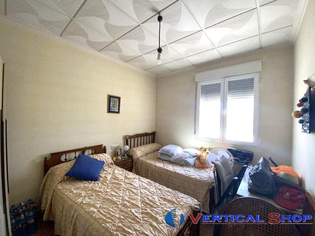 For sale of chalet in Caudete
