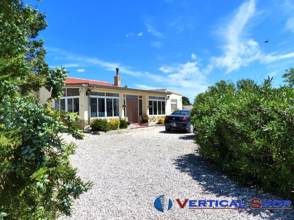 For sale of chalet in Caudete