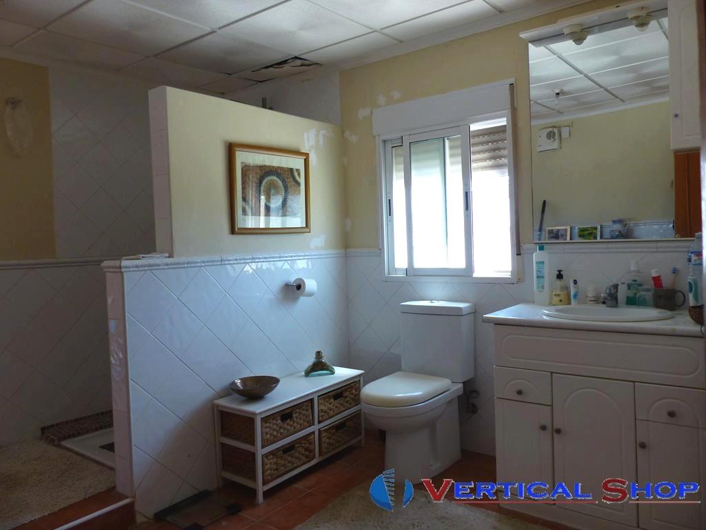 For sale of chalet in Caudete