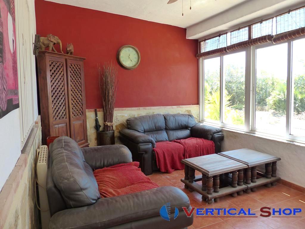 For sale of chalet in Caudete