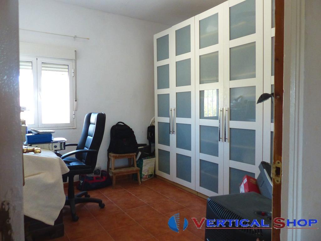 For sale of chalet in Caudete