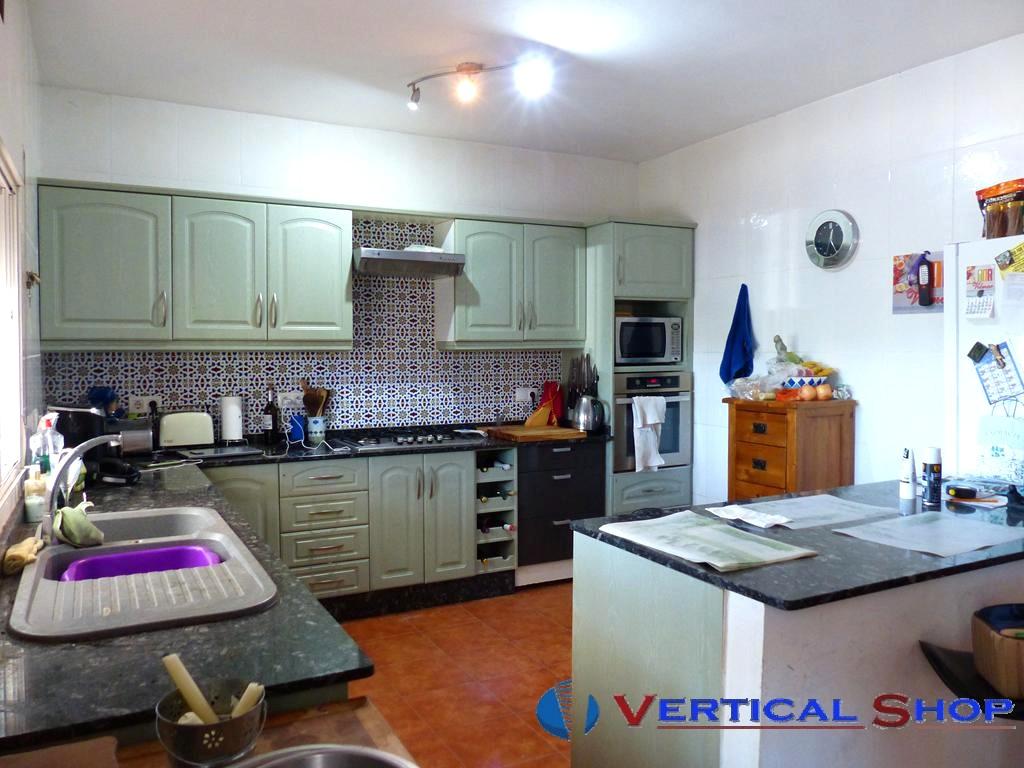 For sale of chalet in Caudete