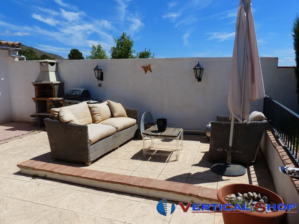 For sale of chalet in Caudete