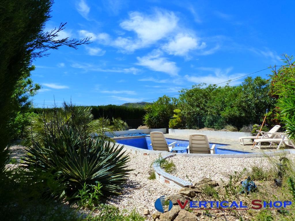 For sale of chalet in Caudete