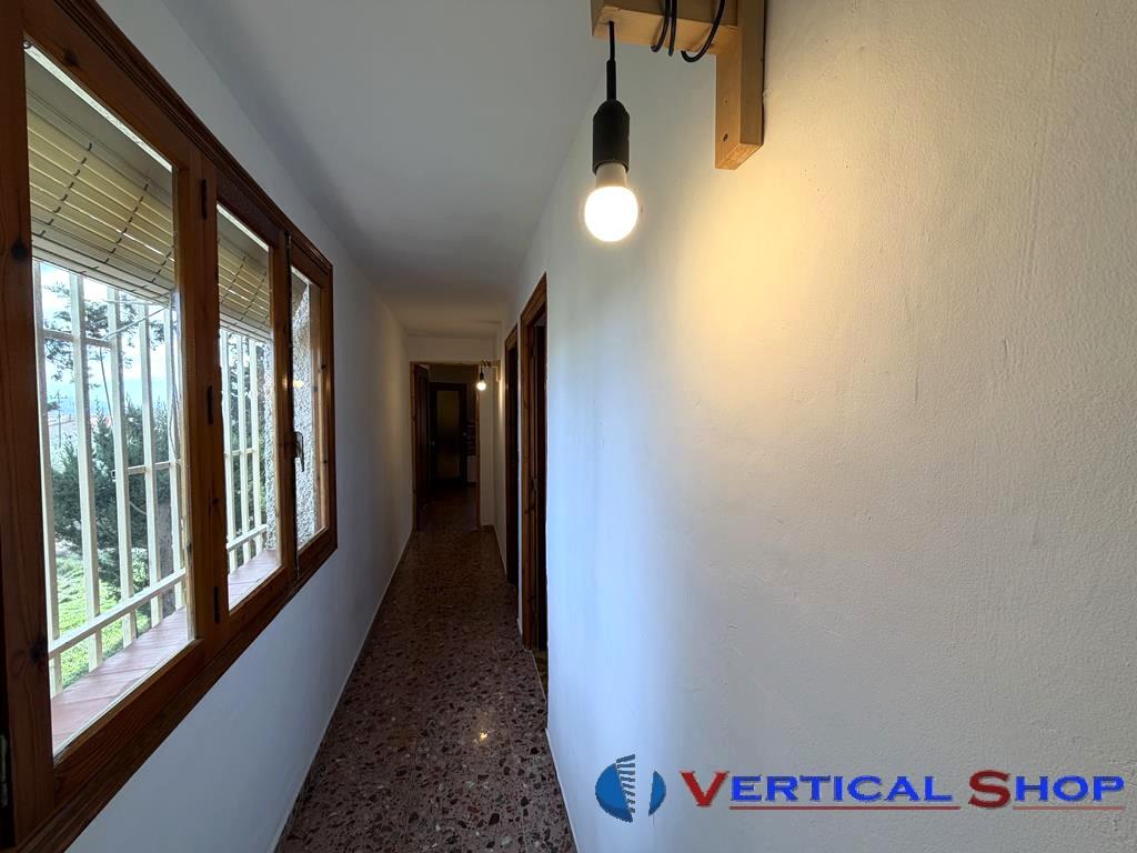 For sale of chalet in Caudete