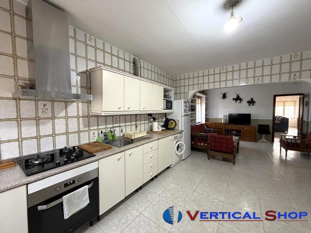 For sale of chalet in Caudete