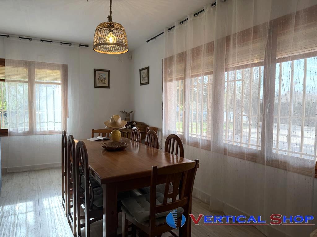 For sale of chalet in Caudete