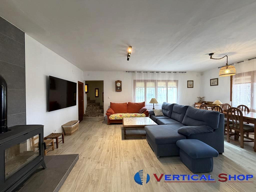 For sale of chalet in Caudete