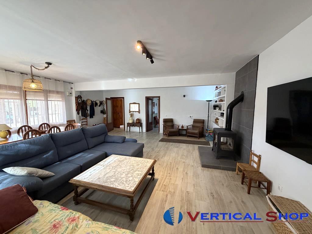 For sale of chalet in Caudete