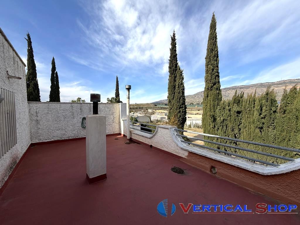 For sale of chalet in Caudete