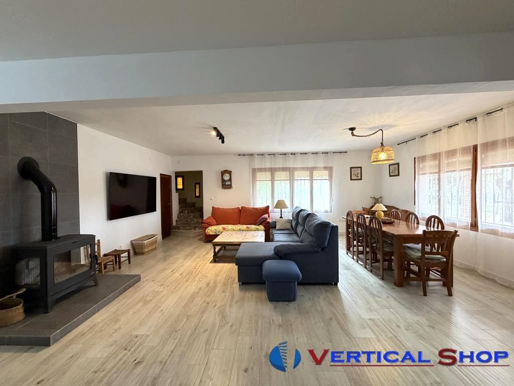 For sale of chalet in Caudete