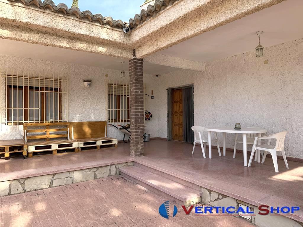 For sale of chalet in Caudete